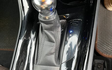 Toyota C-HR I рестайлинг, 2016 год, 3 129 000 рублей, 18 фотография