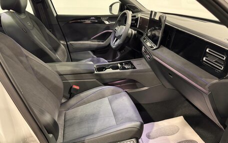 Volkswagen Tiguan II, 2025 год, 4 900 000 рублей, 24 фотография