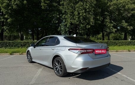 Toyota Camry, 2021 год, 3 500 000 рублей, 7 фотография