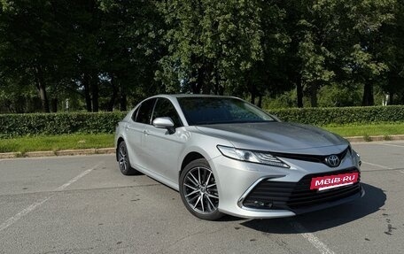 Toyota Camry, 2021 год, 3 500 000 рублей, 4 фотография