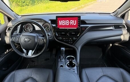 Toyota Camry, 2021 год, 3 500 000 рублей, 10 фотография