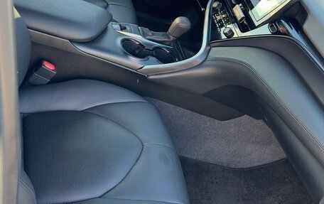 Toyota Camry, 2022 год, 3 450 000 рублей, 6 фотография