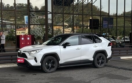 Toyota RAV4, 2021 год, 3 600 000 рублей, 1 фотография
