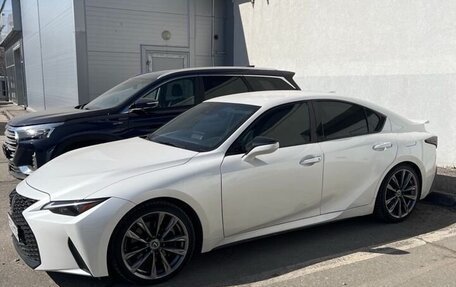 Lexus IS III, 2021 год, 3 999 999 рублей, 5 фотография