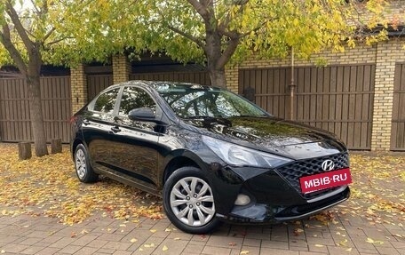 Hyundai Solaris II рестайлинг, 2020 год, 950 000 рублей, 1 фотография