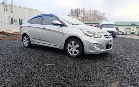 Hyundai Solaris II рестайлинг, 2013 год, 790 000 рублей, 2 фотография