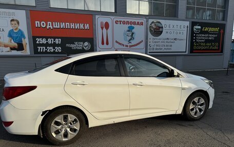 Hyundai Solaris II рестайлинг, 2015 год, 500 000 рублей, 4 фотография