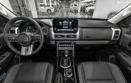 Mitsubishi L200, 2024 год, 5 250 000 рублей, 8 фотография