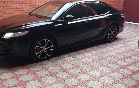 Toyota Camry, 2020 год, 2 950 000 рублей, 6 фотография