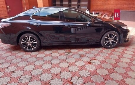 Toyota Camry, 2020 год, 2 950 000 рублей, 10 фотография