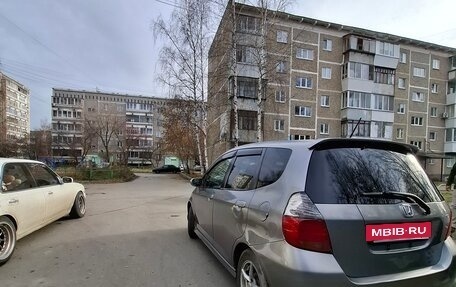 Honda Fit III, 2005 год, 500 000 рублей, 8 фотография