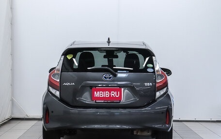 Toyota Aqua I, 2019 год, 1 200 000 рублей, 4 фотография