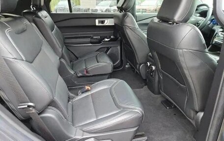 Ford Explorer VI, 2022 год, 4 100 000 рублей, 8 фотография