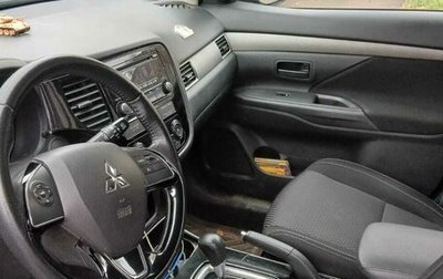 Mitsubishi Outlander III рестайлинг 3, 2018 год, 2 100 000 рублей, 1 фотография