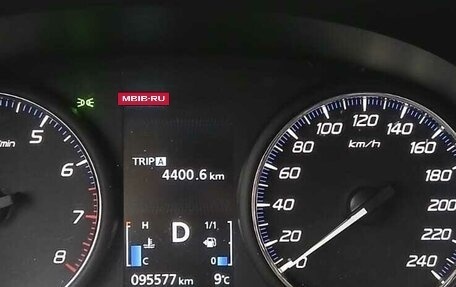 Mitsubishi Outlander III рестайлинг 3, 2018 год, 2 100 000 рублей, 5 фотография