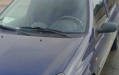 Renault Symbol I, 2002 год, 170 000 рублей, 10 фотография