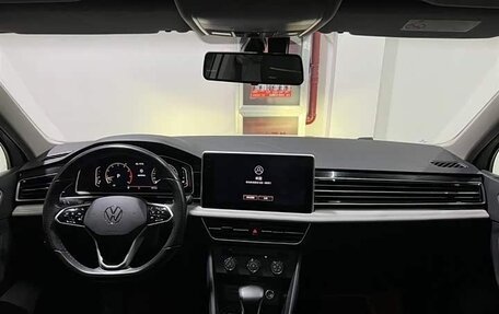 Volkswagen Tiguan II, 2022 год, 2 384 000 рублей, 6 фотография