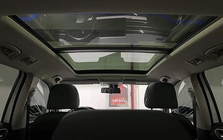 Volkswagen Tiguan II, 2022 год, 2 384 000 рублей, 13 фотография