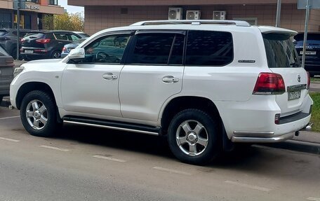 Toyota Land Cruiser 200, 2011 год, 2 700 000 рублей, 2 фотография