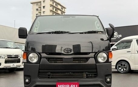 Toyota HiAce H200, 2022 год, 3 750 000 рублей, 5 фотография