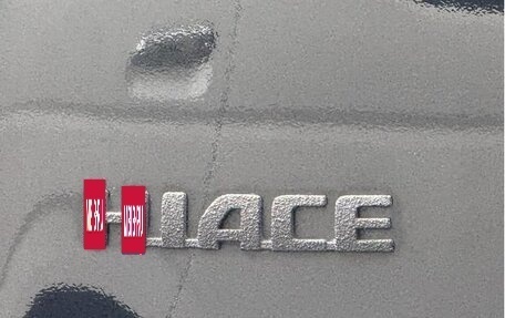 Toyota HiAce H200, 2022 год, 3 750 000 рублей, 14 фотография