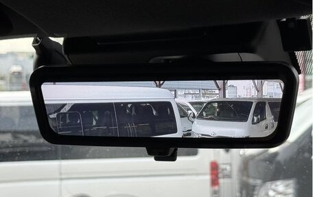 Toyota HiAce H200, 2022 год, 3 750 000 рублей, 19 фотография
