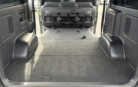 Toyota HiAce H200, 2022 год, 3 750 000 рублей, 29 фотография