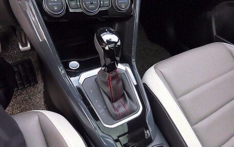 Volkswagen T-Roc I, 2023 год, 1 779 000 рублей, 10 фотография