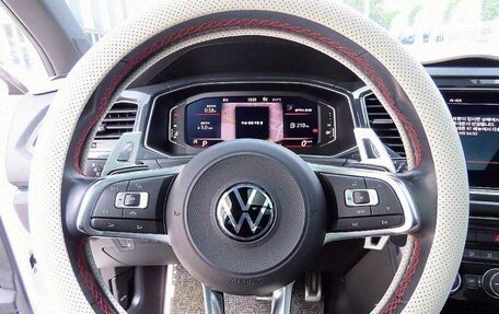 Volkswagen T-Roc I, 2023 год, 1 779 000 рублей, 8 фотография