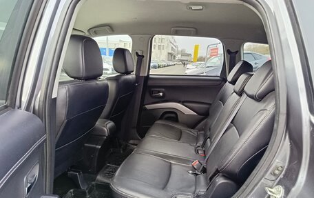 Mitsubishi Outlander III рестайлинг 3, 2011 год, 1 359 995 рублей, 13 фотография