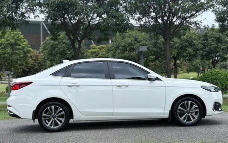 Ford Escort, 2021 год, 1 420 007 рублей, 7 фотография