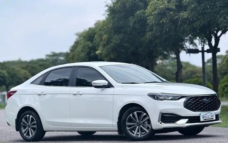 Ford Escort, 2021 год, 1 420 007 рублей, 3 фотография