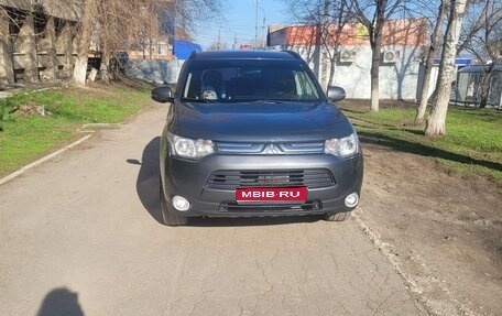 Mitsubishi Outlander III рестайлинг 3, 2014 год, 1 800 000 рублей, 1 фотография