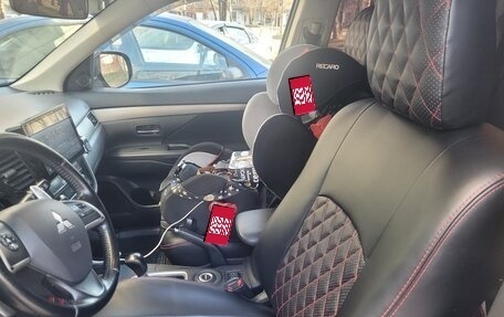 Mitsubishi Outlander III рестайлинг 3, 2014 год, 1 800 000 рублей, 8 фотография