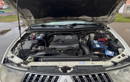 Mitsubishi Pajero Sport II рестайлинг, 2011 год, 1 290 000 рублей, 7 фотография