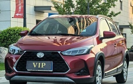 Toyota Yaris XP150 рестайлинг, 2022 год, 1 300 000 рублей, 1 фотография