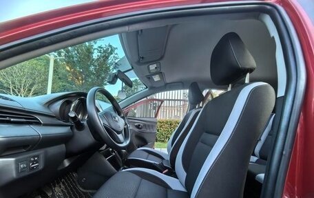 Toyota Yaris XP150 рестайлинг, 2022 год, 1 300 000 рублей, 9 фотография