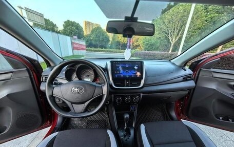 Toyota Yaris XP150 рестайлинг, 2022 год, 1 300 000 рублей, 11 фотография