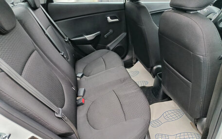 KIA Rio III рестайлинг, 2015 год, 850 000 рублей, 16 фотография