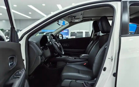 Honda Vezel, 2022 год, 1 730 000 рублей, 4 фотография