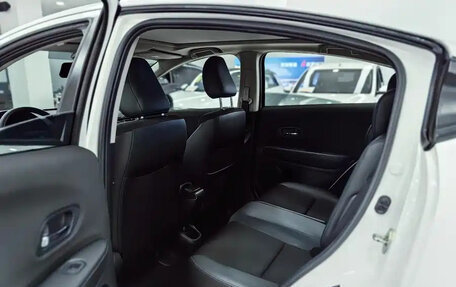 Honda Vezel, 2022 год, 1 730 000 рублей, 9 фотография