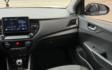 Hyundai Solaris II рестайлинг, 2021 год, 1 690 000 рублей, 18 фотография