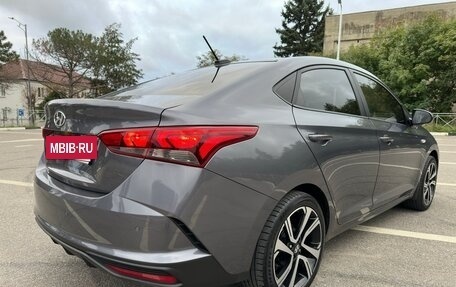 Hyundai Solaris II рестайлинг, 2021 год, 1 690 000 рублей, 10 фотография