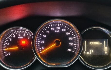 Renault Logan II, 2020 год, 800 000 рублей, 6 фотография