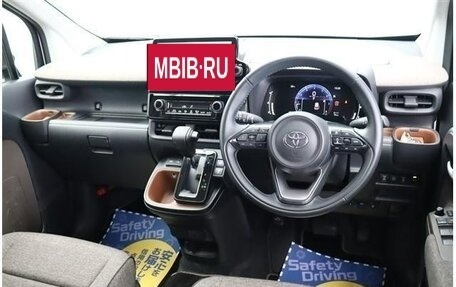 Toyota Sienta, 2022 год, 1 324 000 рублей, 3 фотография