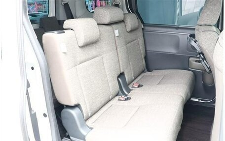 Toyota Sienta, 2022 год, 1 324 000 рублей, 13 фотография