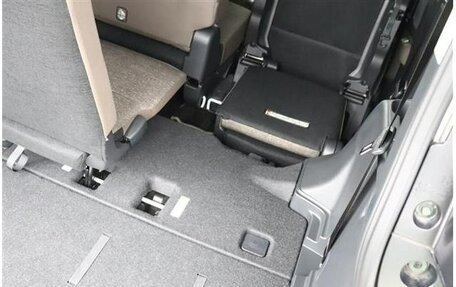 Toyota Sienta, 2022 год, 1 324 000 рублей, 29 фотография