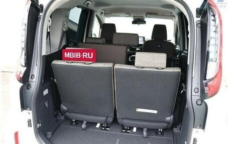 Toyota Sienta, 2022 год, 1 324 000 рублей, 33 фотография