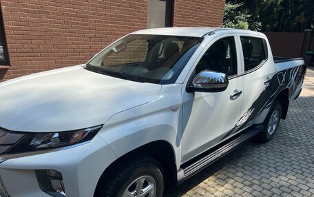 Mitsubishi L200 IV рестайлинг, 2022 год, 3 350 000 рублей, 2 фотография