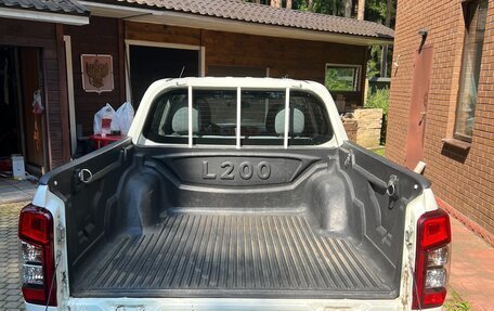 Mitsubishi L200 IV рестайлинг, 2022 год, 3 350 000 рублей, 5 фотография